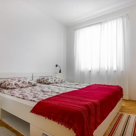 Saten Suite Apartment Near The Beach Porec Bagian luar foto