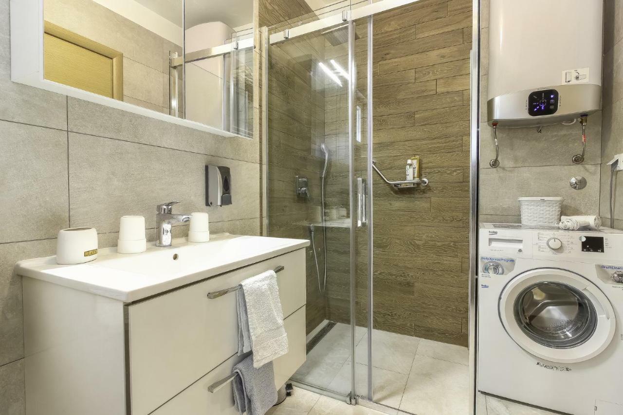 Saten Suite Apartment Near The Beach Porec Bagian luar foto