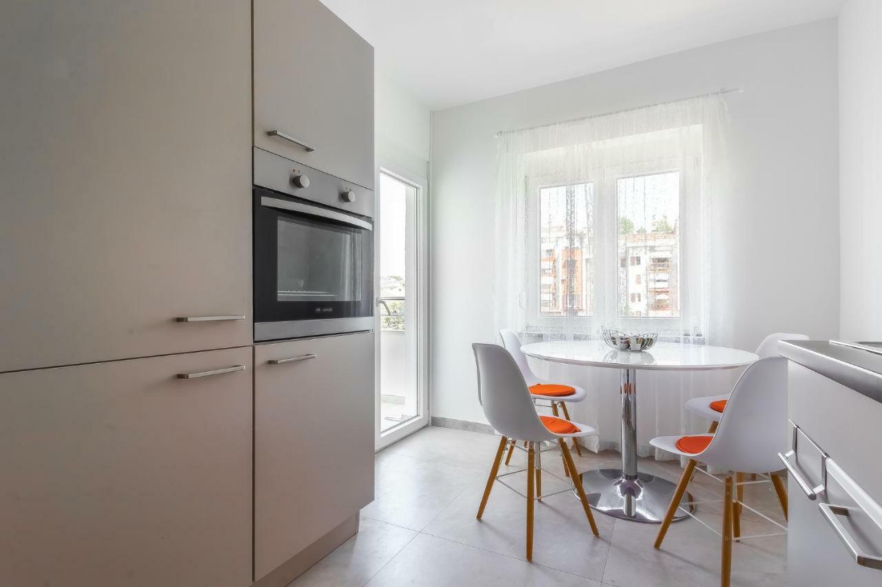 Saten Suite Apartment Near The Beach Porec Bagian luar foto