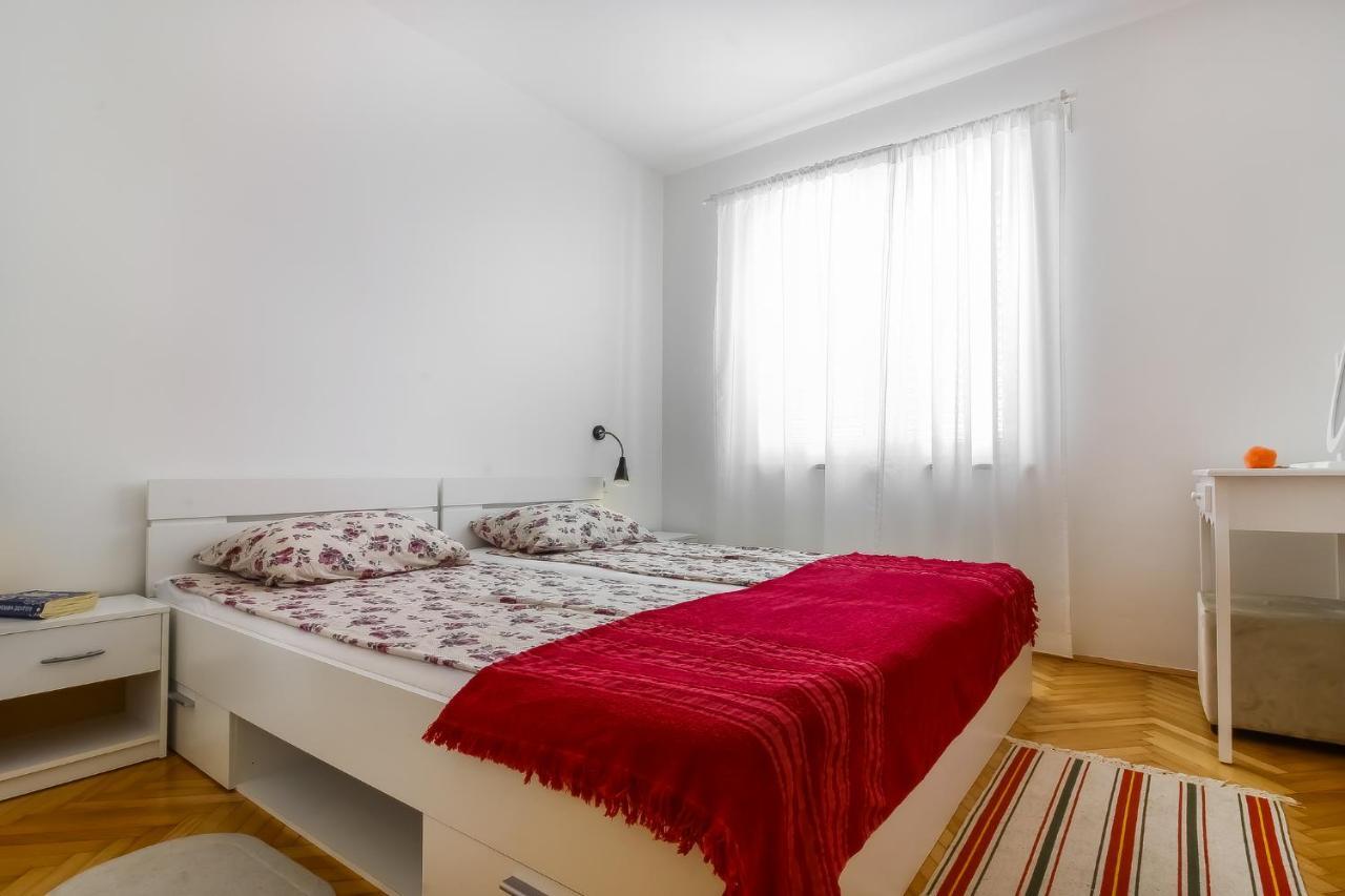 Saten Suite Apartment Near The Beach Porec Bagian luar foto